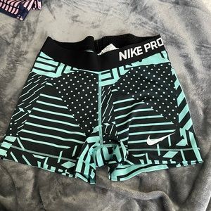 Womens Nike Pros